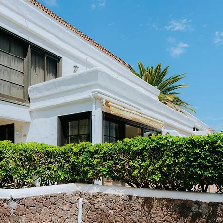 1bdr Sunny Terrace Daire *