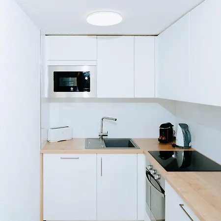 1bdr Sunny Terrace Apartament